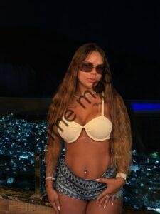 Mel - A Namoradinha Perfeita & fetichista